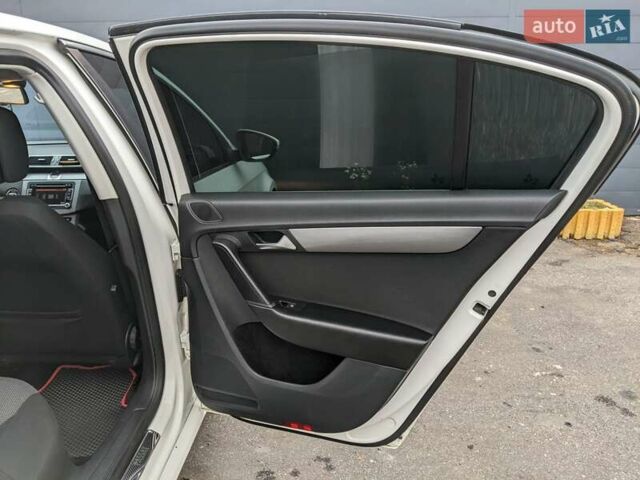 Белый Фольксваген Пассат, объемом двигателя 1.97 л и пробегом 340 тыс. км за 9950 $, фото 33 на Automoto.ua