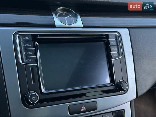 Фольксваген Пассат 2013 в Одессе на Automoto.ua Белый Фольксваген Пассат, объемом двигателя 1.98 л и пробегом 150 тыс. км за 12500 $, фото 60 на Automoto.ua