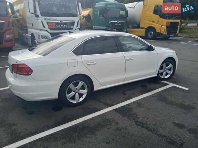 Білий Фольксваген Пассат, об'ємом двигуна 2.5 л та пробігом 174 тис. км за 11700 $, фото 9 на Automoto.ua