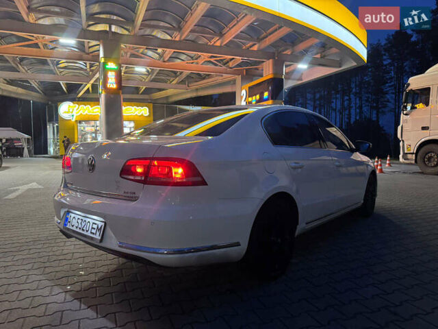 Белый Фольксваген Пассат, объемом двигателя 2 л и пробегом 230 тыс. км за 9400 $, фото 2 на Automoto.ua