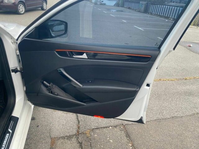 Белый Фольксваген Пассат, объемом двигателя 2.5 л и пробегом 175 тыс. км за 9900 $, фото 14 на Automoto.ua