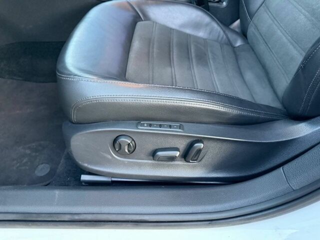 Белый Фольксваген Пассат, объемом двигателя 2 л и пробегом 154 тыс. км за 13200 $, фото 6 на Automoto.ua