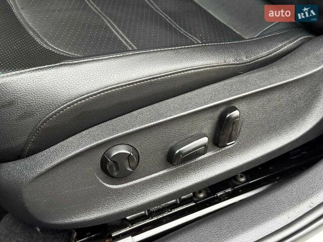 Білий Фольксваген Пассат, об'ємом двигуна 2.5 л та пробігом 206 тис. км за 9990 $, фото 15 на Automoto.ua