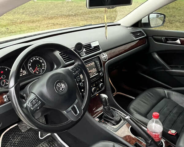 Белый Фольксваген Пассат, объемом двигателя 1.97 л и пробегом 166 тыс. км за 13800 $, фото 7 на Automoto.ua