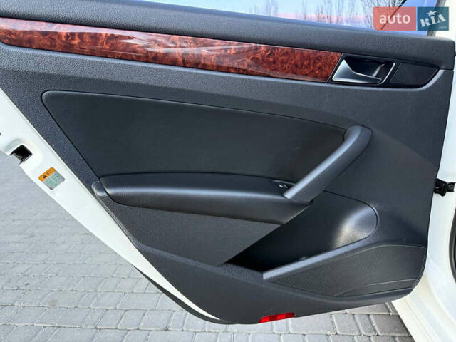 Белый Фольксваген Пассат, объемом двигателя 2 л и пробегом 154 тыс. км за 13200 $, фото 41 на Automoto.ua