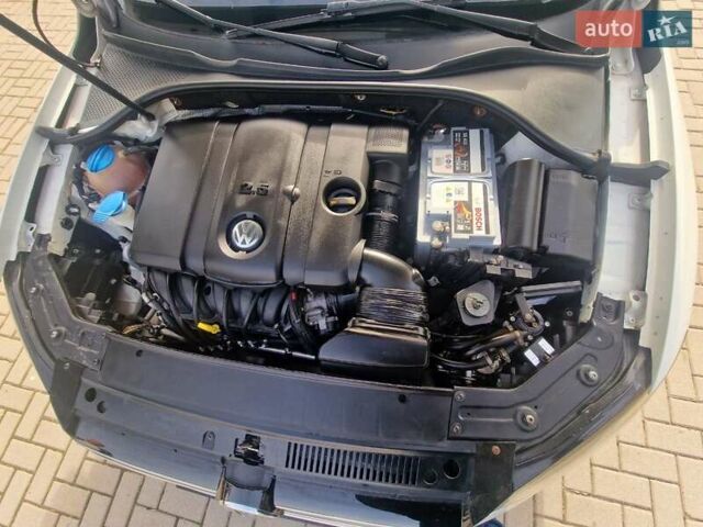 Фольксваген Пассат 2013 в Запорожье на Automoto.ua Белый Фольксваген Пассат, объемом двигателя 2.48 л и пробегом 192 тыс. км за 10500 $, фото 20 на Automoto.ua