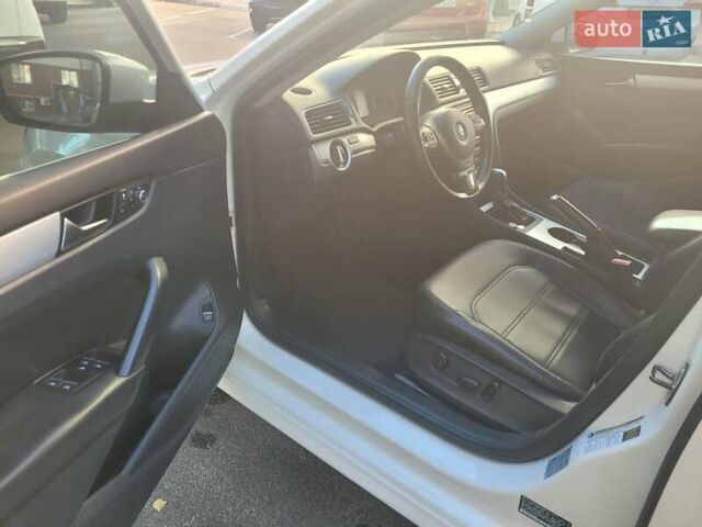 Белый Фольксваген Пассат, объемом двигателя 2.5 л и пробегом 278 тыс. км за 9300 $, фото 2 на Automoto.ua