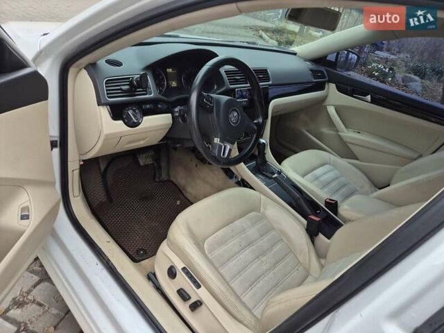 Белый Фольксваген Пассат, объемом двигателя 2.5 л и пробегом 250 тыс. км за 8000 $, фото 9 на Automoto.ua