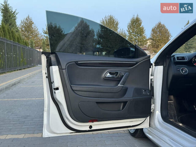 Фольксваген Пассат 2013 в Одессе на Automoto.ua Белый Фольксваген Пассат, объемом двигателя 1.98 л и пробегом 150 тыс. км за 12500 $, фото 41 на Automoto.ua