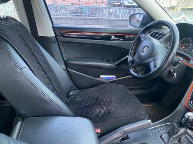 Белый Фольксваген Пассат, объемом двигателя 2.5 л и пробегом 175 тыс. км за 9900 $, фото 10 на Automoto.ua