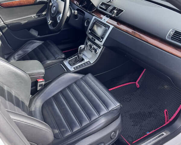 Белый Фольксваген Пассат, объемом двигателя 1.97 л и пробегом 245 тыс. км за 15300 $, фото 28 на Automoto.ua