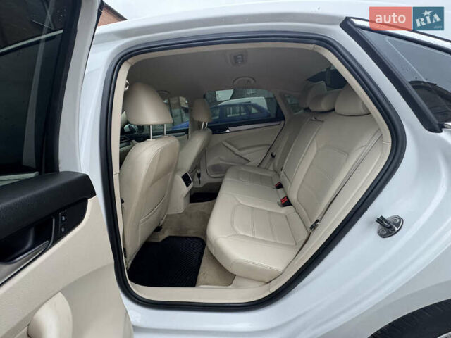 Белый Фольксваген Пассат, объемом двигателя 1.8 л и пробегом 261 тыс. км за 11500 $, фото 10 на Automoto.ua