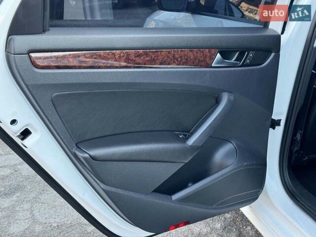 Білий Фольксваген Пассат, об'ємом двигуна 2 л та пробігом 222 тис. км за 14190 $, фото 15 на Automoto.ua