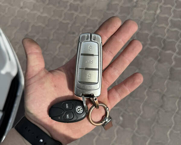 Білий Фольксваген Пассат, об'ємом двигуна 1.97 л та пробігом 245 тис. км за 15300 $, фото 39 на Automoto.ua