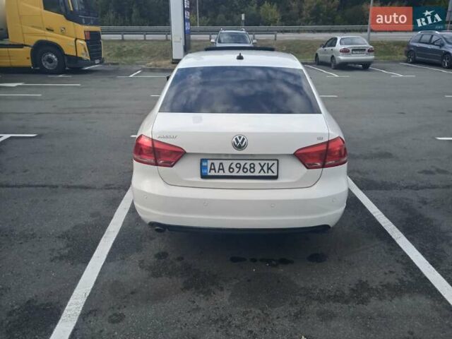 Білий Фольксваген Пассат, об'ємом двигуна 2.5 л та пробігом 174 тис. км за 11700 $, фото 7 на Automoto.ua