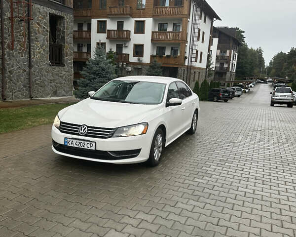 Білий Фольксваген Пассат, об'ємом двигуна 2.46 л та пробігом 241 тис. км за 9100 $, фото 3 на Automoto.ua