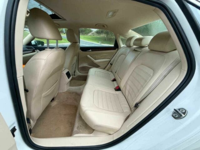 Белый Фольксваген Пассат, объемом двигателя 2.5 л и пробегом 90 тыс. км за 3900 $, фото 11 на Automoto.ua