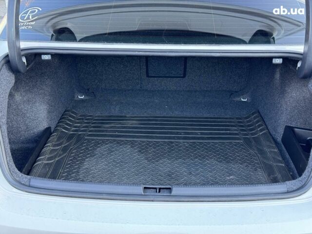 Белый Фольксваген Пассат, объемом двигателя 2 л и пробегом 222 тыс. км за 14190 $, фото 18 на Automoto.ua