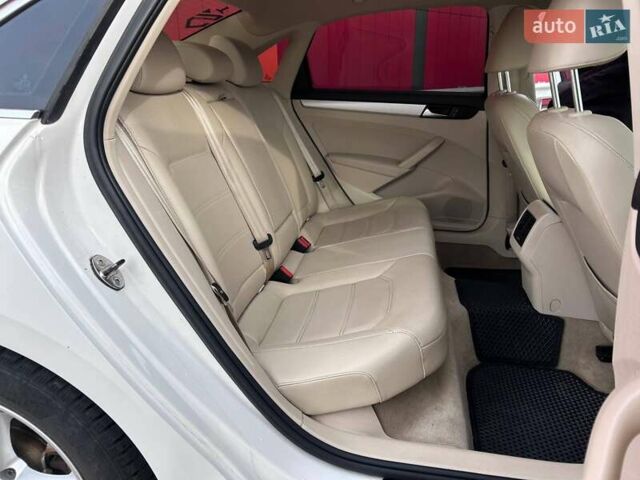 Білий Фольксваген Пассат, об'ємом двигуна 2.5 л та пробігом 158 тис. км за 11290 $, фото 8 на Automoto.ua