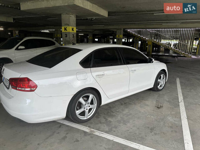 Білий Фольксваген Пассат, об'ємом двигуна 2.5 л та пробігом 250 тис. км за 8700 $, фото 7 на Automoto.ua