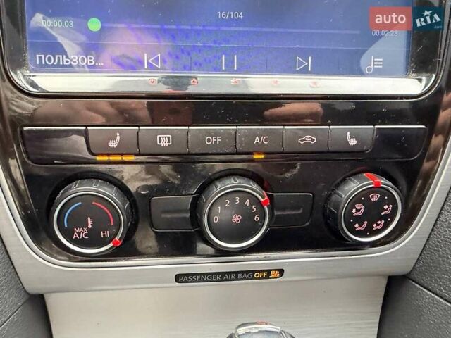 Белый Фольксваген Пассат, объемом двигателя 2.5 л и пробегом 250 тыс. км за 9000 $, фото 31 на Automoto.ua