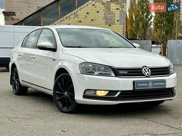 Фольксваген Пассат 2013 в Киеве на Automoto.ua Белый Фольксваген Пассат, объемом двигателя 1.6 л и пробегом 194 тыс. км за 11400 $, фото 6 на Automoto.ua