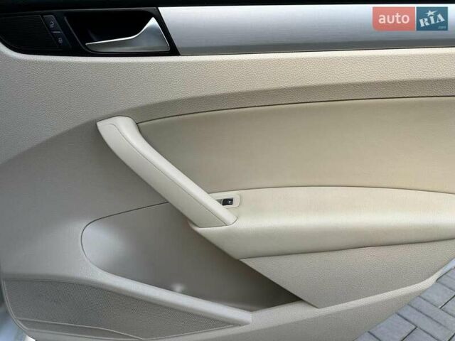 Білий Фольксваген Пассат, об'ємом двигуна 2.5 л та пробігом 159 тис. км за 10990 $, фото 18 на Automoto.ua