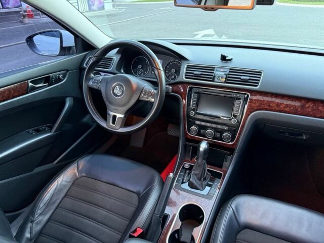 Белый Фольксваген Пассат, объемом двигателя 2 л и пробегом 154 тыс. км за 13200 $, фото 15 на Automoto.ua