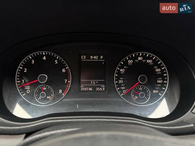 Белый Фольксваген Пассат, объемом двигателя 2.5 л и пробегом 250 тыс. км за 9000 $, фото 36 на Automoto.ua