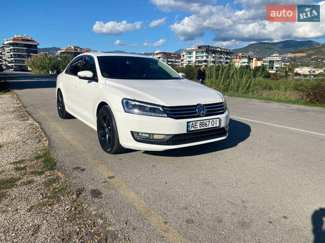Белый Фольксваген Пассат, объемом двигателя 2.5 л и пробегом 126 тыс. км за 10600 $, фото 5 на Automoto.ua