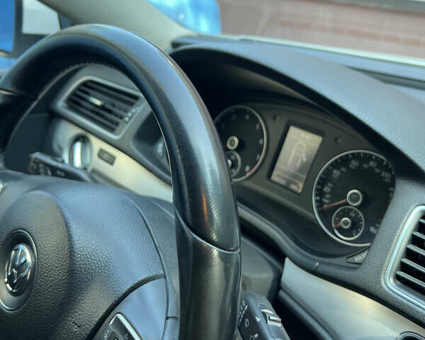 Белый Фольксваген Пассат, объемом двигателя 2.5 л и пробегом 320 тыс. км за 9400 $, фото 22 на Automoto.ua