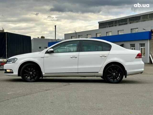 Белый Фольксваген Пассат, объемом двигателя 1.6 л и пробегом 194 тыс. км за 11400 $, фото 1 на Automoto.ua