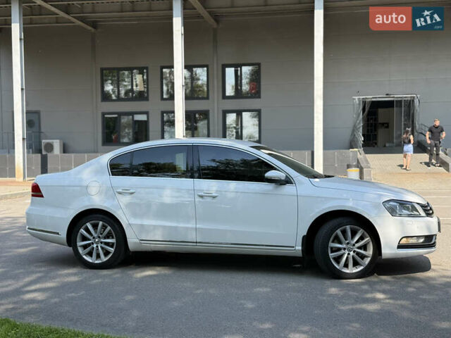 Білий Фольксваген Пассат, об'ємом двигуна 1.8 л та пробігом 210 тис. км за 8900 $, фото 11 на Automoto.ua