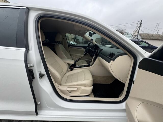 Белый Фольксваген Пассат, объемом двигателя 1.8 л и пробегом 261 тыс. км за 11500 $, фото 10 на Automoto.ua