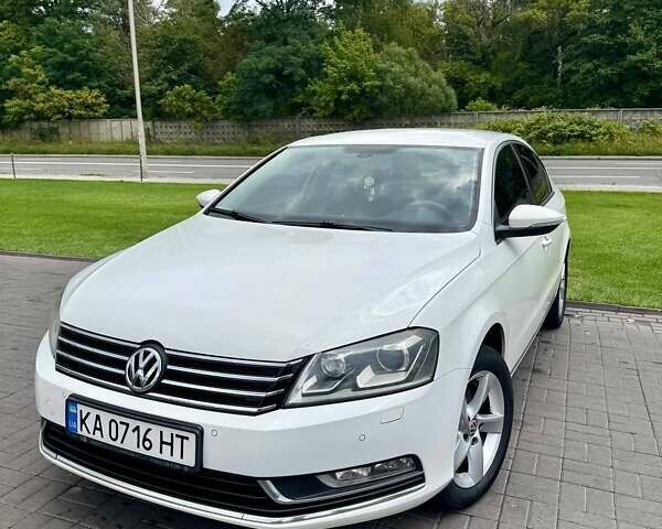 Белый Фольксваген Пассат, объемом двигателя 1.8 л и пробегом 236 тыс. км за 11000 $, фото 6 на Automoto.ua