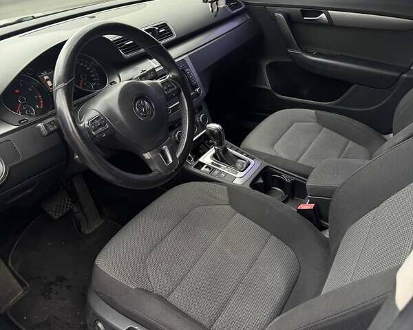 Белый Фольксваген Пассат, объемом двигателя 1.8 л и пробегом 236 тыс. км за 11000 $, фото 9 на Automoto.ua