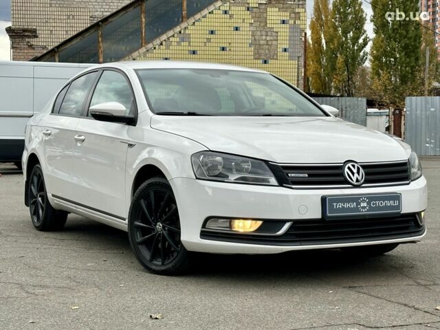 Белый Фольксваген Пассат, объемом двигателя 1.6 л и пробегом 194 тыс. км за 11400 $, фото 6 на Automoto.ua
