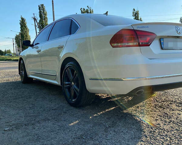 Белый Фольксваген Пассат, объемом двигателя 1.97 л и пробегом 304 тыс. км за 11400 $, фото 6 на Automoto.ua