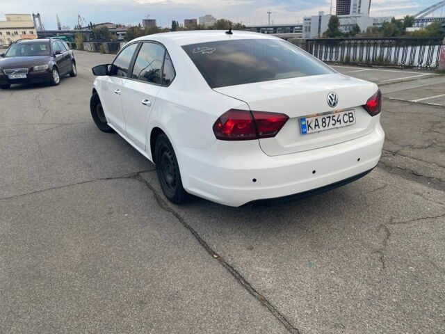 Белый Фольксваген Пассат, объемом двигателя 2.5 л и пробегом 175 тыс. км за 9900 $, фото 6 на Automoto.ua