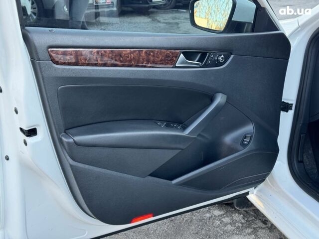 Белый Фольксваген Пассат, объемом двигателя 2 л и пробегом 222 тыс. км за 14190 $, фото 10 на Automoto.ua