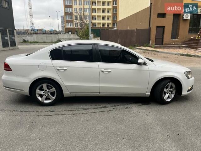 Белый Фольксваген Пассат, объемом двигателя 1.97 л и пробегом 201 тыс. км за 11900 $, фото 5 на Automoto.ua