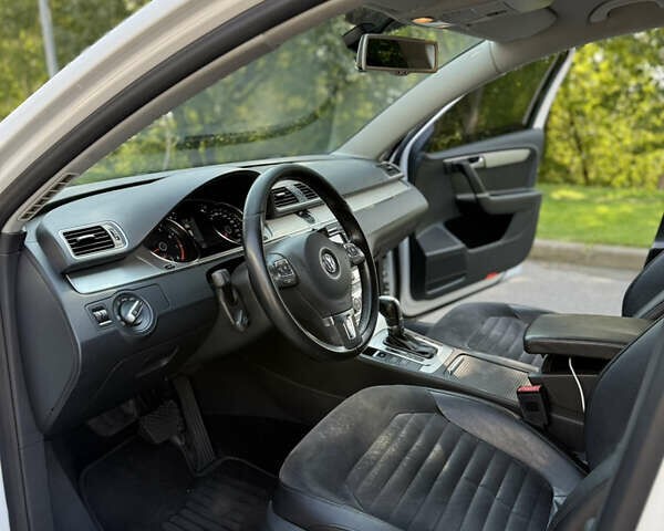 Білий Фольксваген Пассат, об'ємом двигуна 1.8 л та пробігом 210 тис. км за 8900 $, фото 15 на Automoto.ua