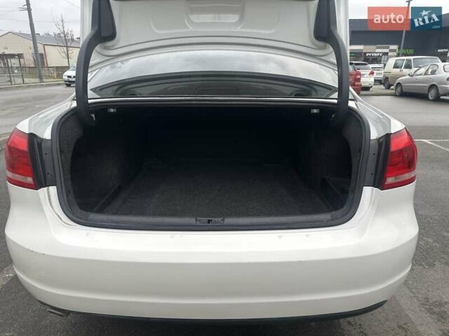 Белый Фольксваген Пассат, объемом двигателя 1.97 л и пробегом 280 тыс. км за 11000 $, фото 3 на Automoto.ua