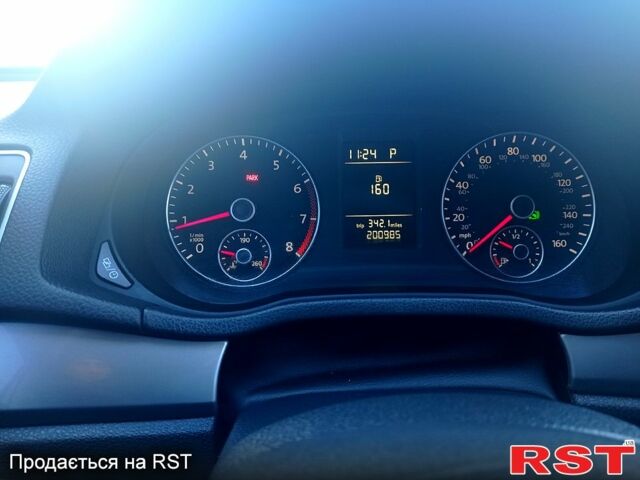 Белый Фольксваген Пассат, объемом двигателя 2.5 л и пробегом 201 тыс. км за 10500 $, фото 7 на Automoto.ua