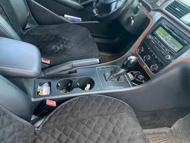 Белый Фольксваген Пассат, объемом двигателя 2.5 л и пробегом 175 тыс. км за 9900 $, фото 12 на Automoto.ua