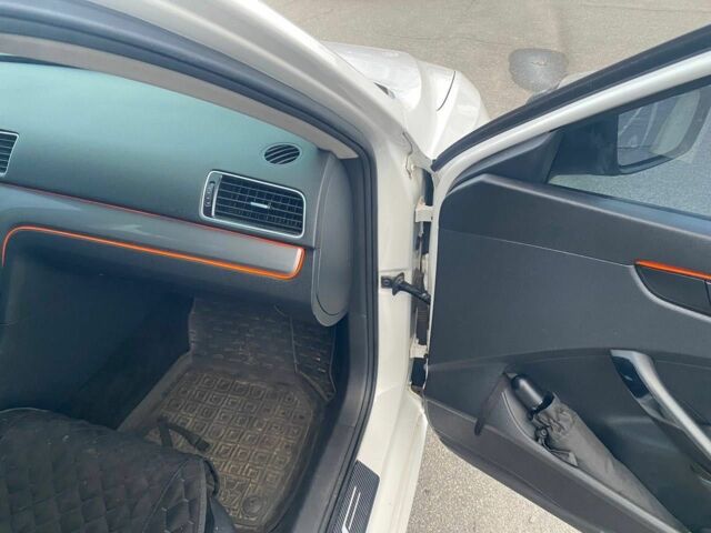 Белый Фольксваген Пассат, объемом двигателя 2.5 л и пробегом 175 тыс. км за 9900 $, фото 11 на Automoto.ua