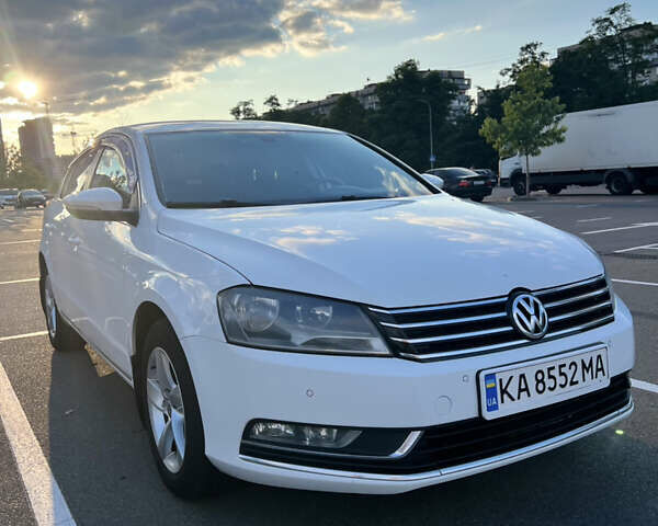 Білий Фольксваген Пассат, об'ємом двигуна 1.8 л та пробігом 250 тис. км за 9900 $, фото 7 на Automoto.ua