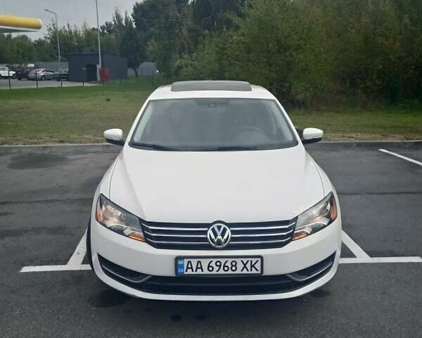 Білий Фольксваген Пассат, об'ємом двигуна 2.5 л та пробігом 174 тис. км за 11700 $, фото 2 на Automoto.ua