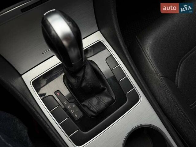 Белый Фольксваген Пассат, объемом двигателя 2.5 л и пробегом 250 тыс. км за 9000 $, фото 27 на Automoto.ua