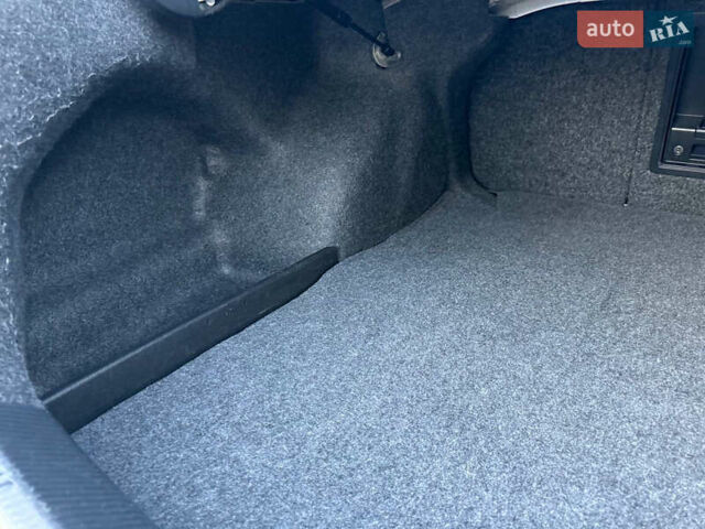 Белый Фольксваген Пассат, объемом двигателя 2 л и пробегом 154 тыс. км за 13200 $, фото 24 на Automoto.ua